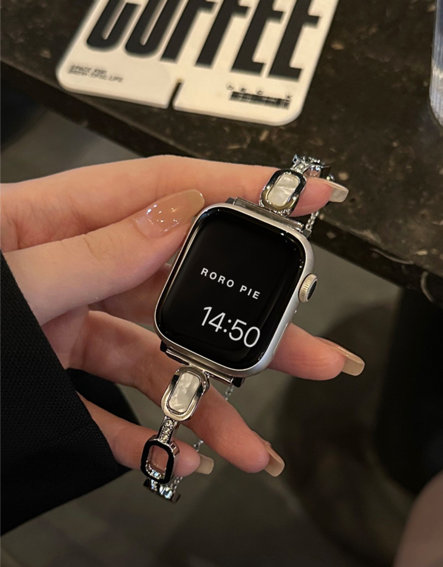 19g Weight Watch Strap Classification Alloy, Metal Material Multicolor, Apple Pattern Casual, Elegant, Vacation Style Casual Elegant Vacation Multicolor Apple Watch Strap 8