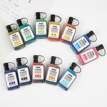 ӛ̖�Pīˮ���ɲ�22ml�������t�{���R�˹P�a��Һ�P���Һ�־��@ɫ