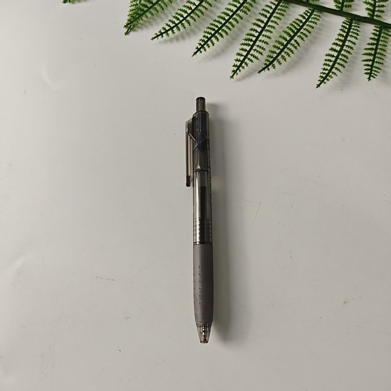 Presione el bolígrafo neutro de firma de oficina bolígrafo negro de 0.5 mm pincel de secado rápido bolígrafo maestro corrección mal etiqueta bolígrafo rojo