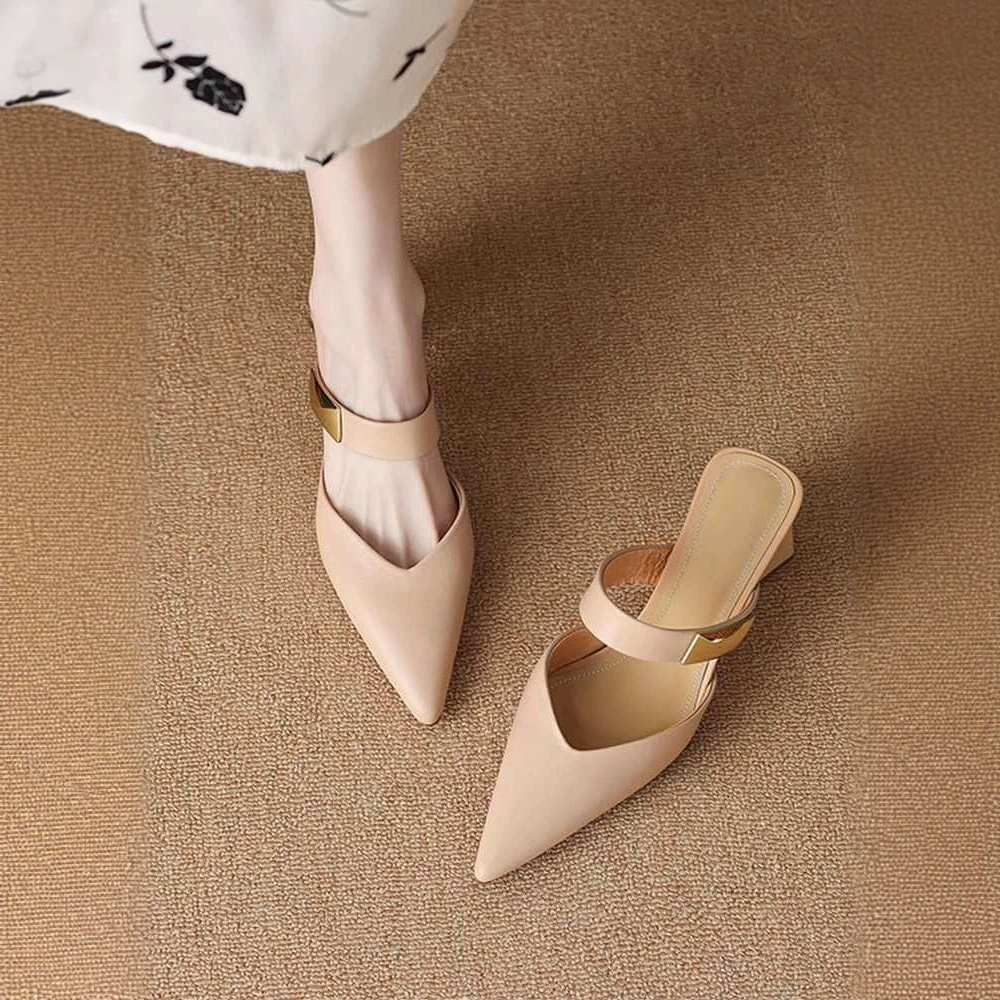 Мягкая кожаная сумка на высоком каблуке холодные тапочки женский 2025 новый летний набор дикий ретро толстый каблок ленивый наполовину zj