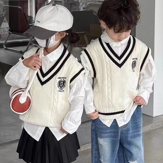 School style knitted vest for boys and girls, autumn new style, fashionable color-blocked sleeveless sweater vest.
