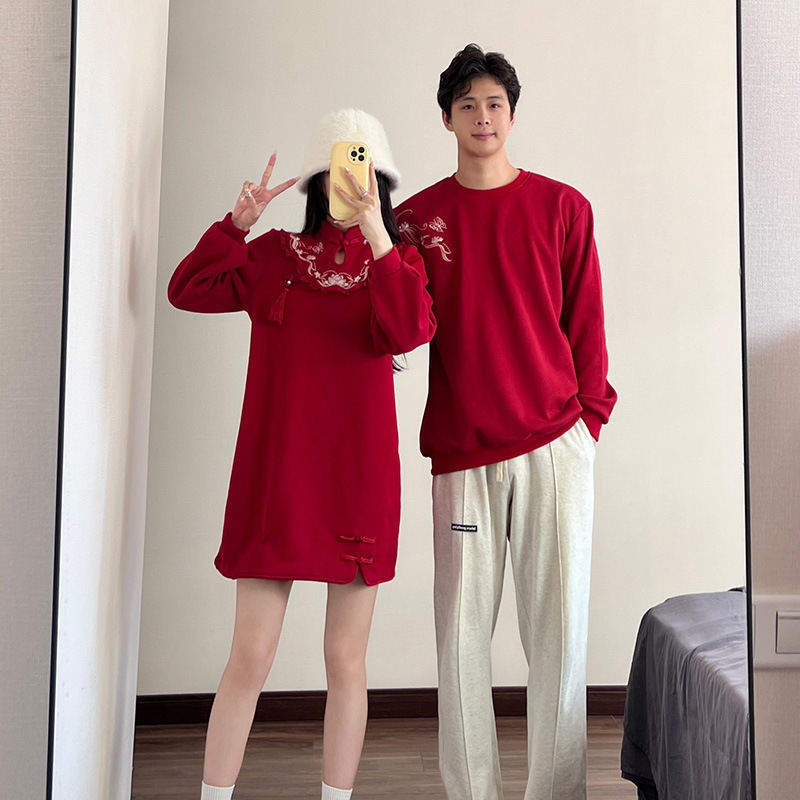 특별 커플 의류 가을 겨울 개선 기모 GUOFENG 자수 버클 올해 라운드 넥 땀 원피스 패션