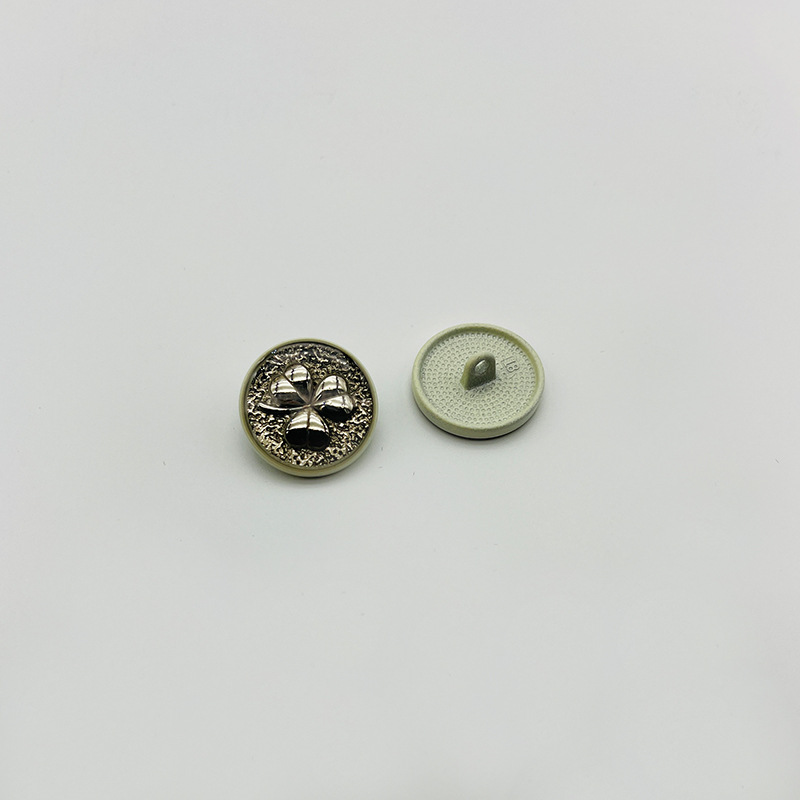 金属纽扣897674.jpg