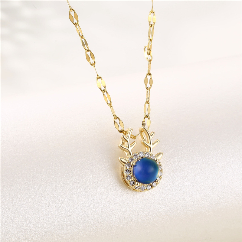 Zircon Necklace Female Forest Deer Christmas Temperature Change Color Pendant Clavicle Chain Set display picture 2