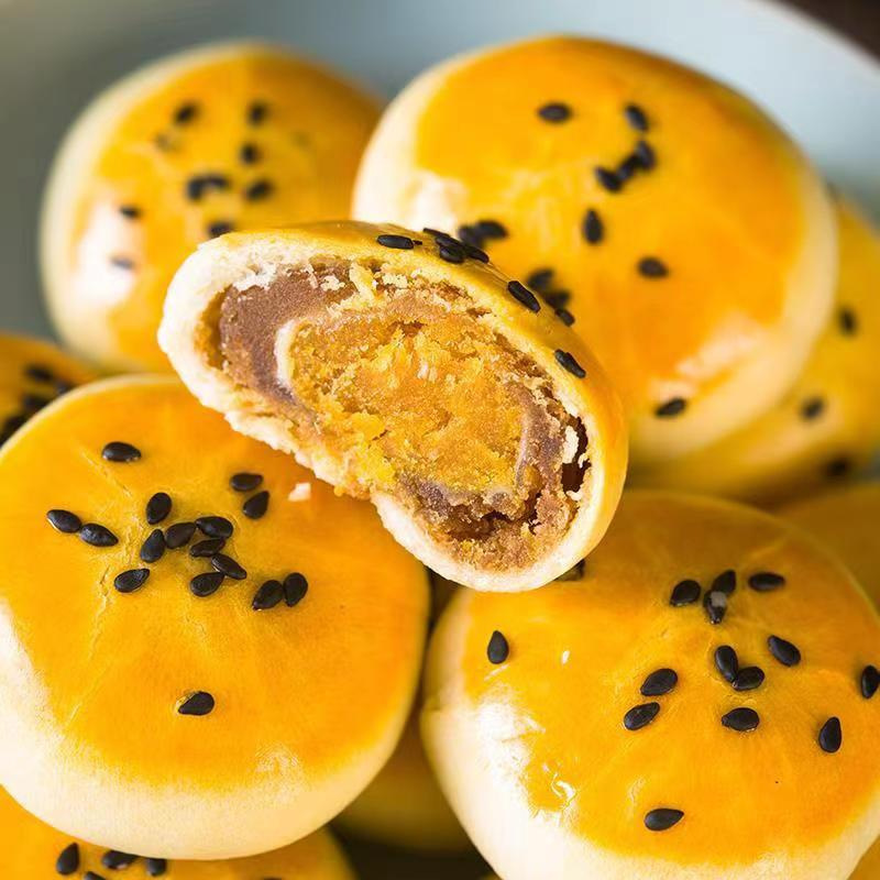 小さな卵黄ケーキ、雪梅ニアン、卵黄ケーキ、ネット有名人のペストリーパン、朝食の健康スナック、スナック食品の箱ごと|undefined