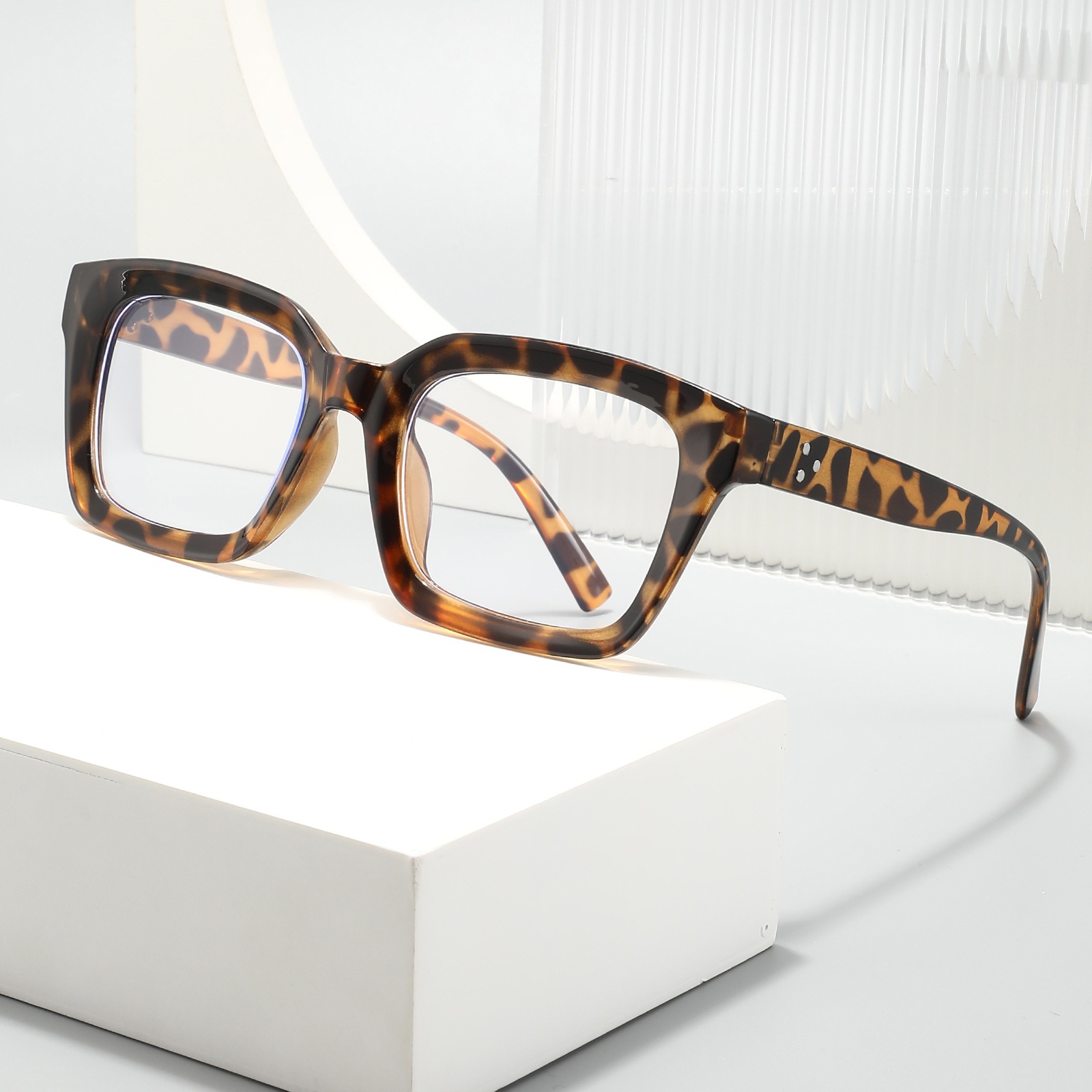 European and American fashion square anti-blue light plain glasses, new plain-faced studded street style eyeglass frames, cross-border business eyeglass frames