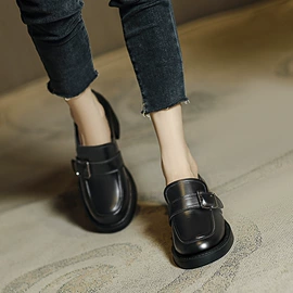 女式时装单鞋;女式皮靴;高跟凉鞋