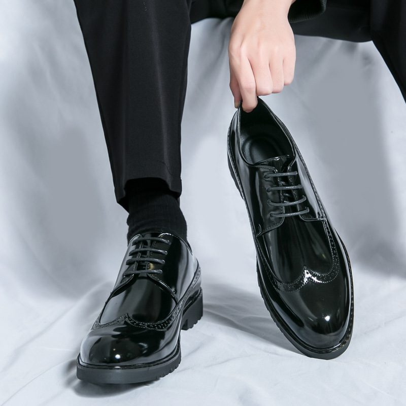대외 무역 플러스 사이즈 가죽 신발 패션 사업 번호 38-46 남성 신발 트렌드 빛나는 표면 미끄럼 방지 캐주얼 브록 신발