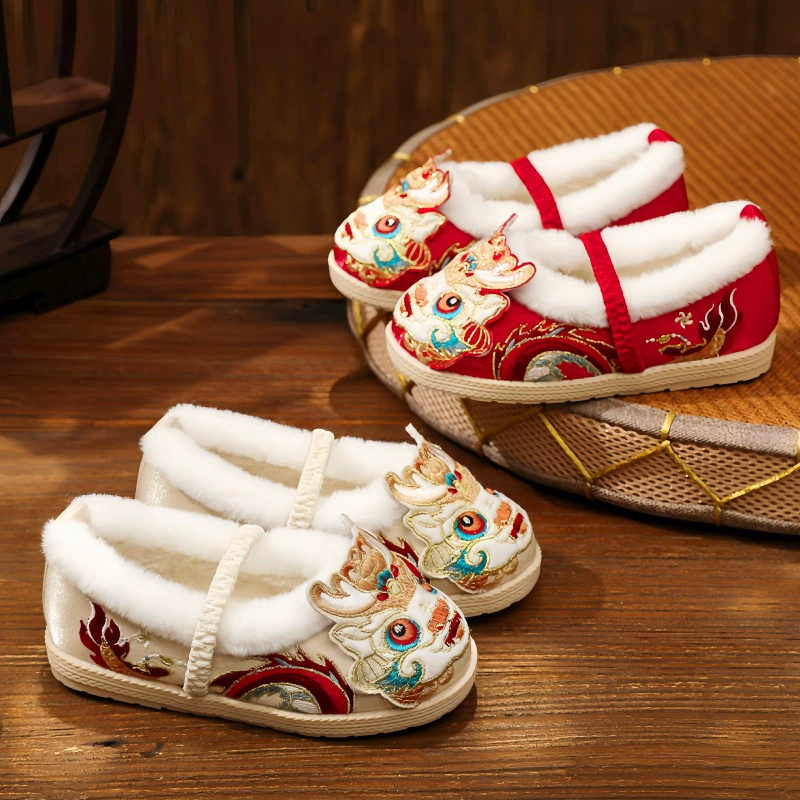 Обувь Hanfu для девочек зима 2024 новые детские туфли для поздравления с Новым годом красная флисовая подкладка Обувь с вышивкой в национальном стиле хлопковая обувь в старинном стиле