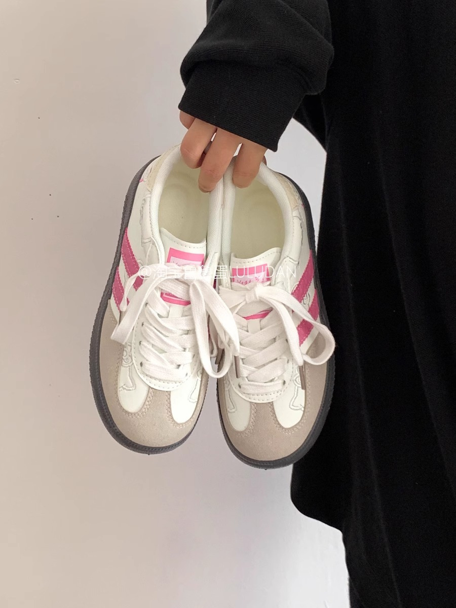 Nicho encantador color de verano 2026 nuevos zapatos cómodos zapatos deportivos casuales pequeños zapatos blancos para estudiantes zapatos versátiles