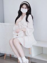 雪纺连衣裙女夏季日系甜美气质设计感小白裙收腰显瘦V领a字短裙