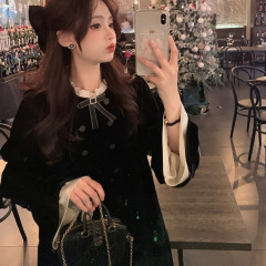 大码女装秋冬新款小个子设计感裙子法式显瘦长袖圆领金丝绒连衣裙