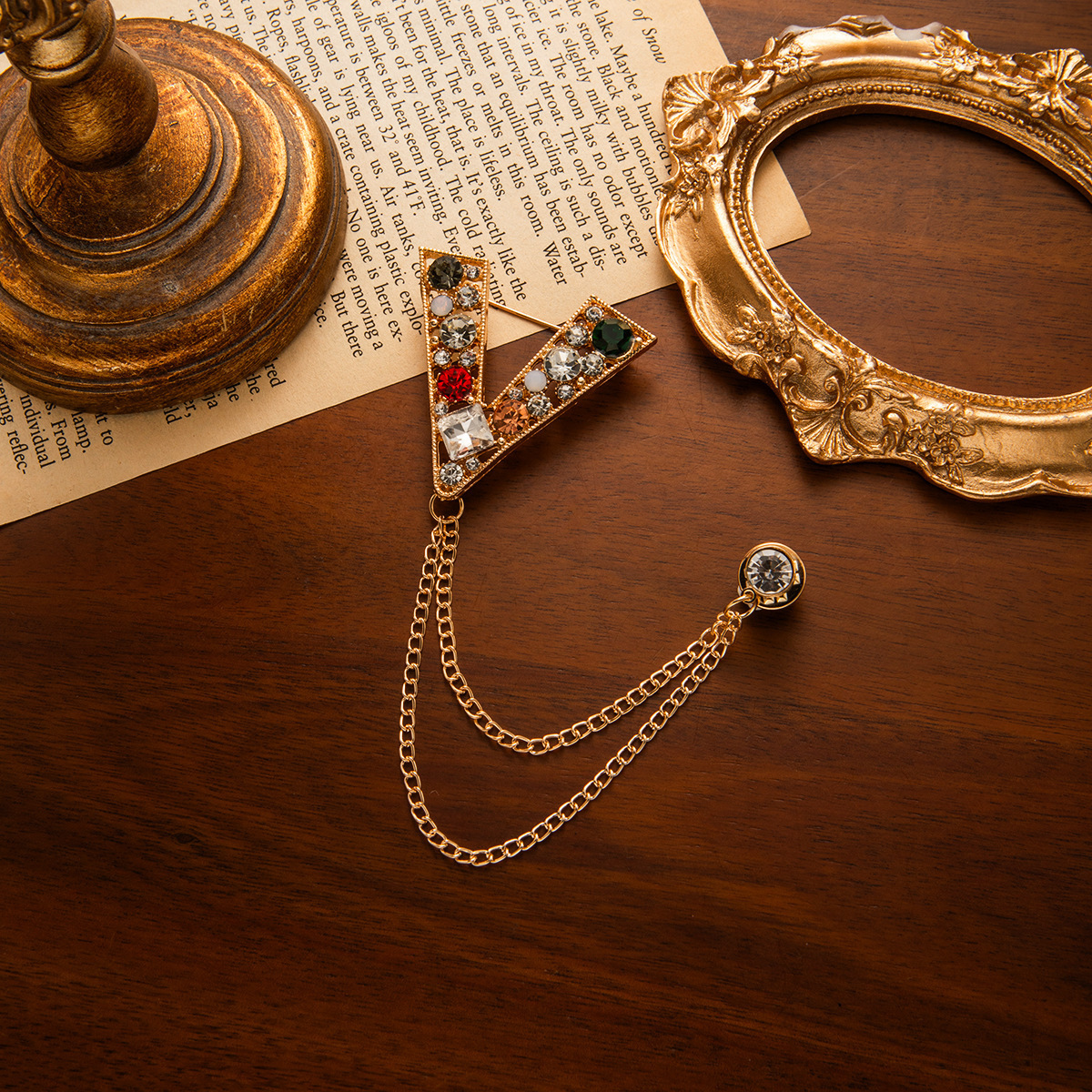 Broche v strass élégante broche de luxe pour femme_voghion.com