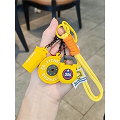 フィットネスキーホルダー、絶妙なキーホルダーバッグペンダント、ユニバーサルインスタイルフィットネスケトルベルダンベルペンダント、男性と女性のカップル向け