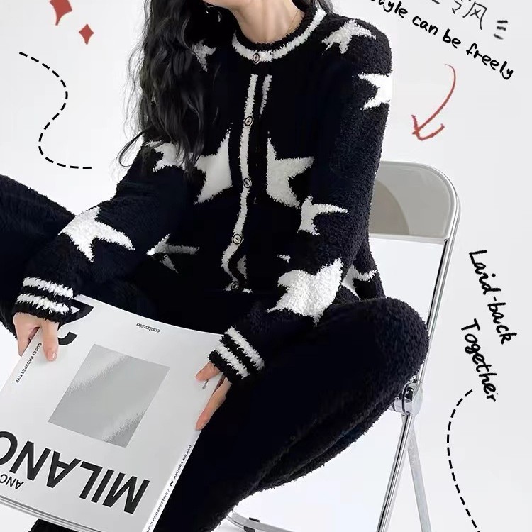 파자마 여성의 가을과 겨울 2024 새로운 패션은 카디건 코트 겨울 두꺼운 따뜻한 가정 옷 세트 나갈 수 있습니다.