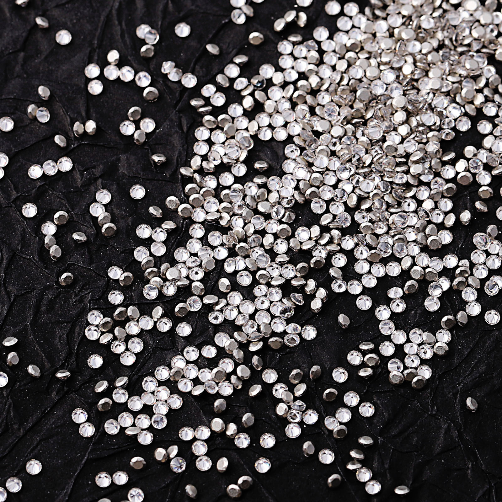 Mini beveled zircon white 2.0 round