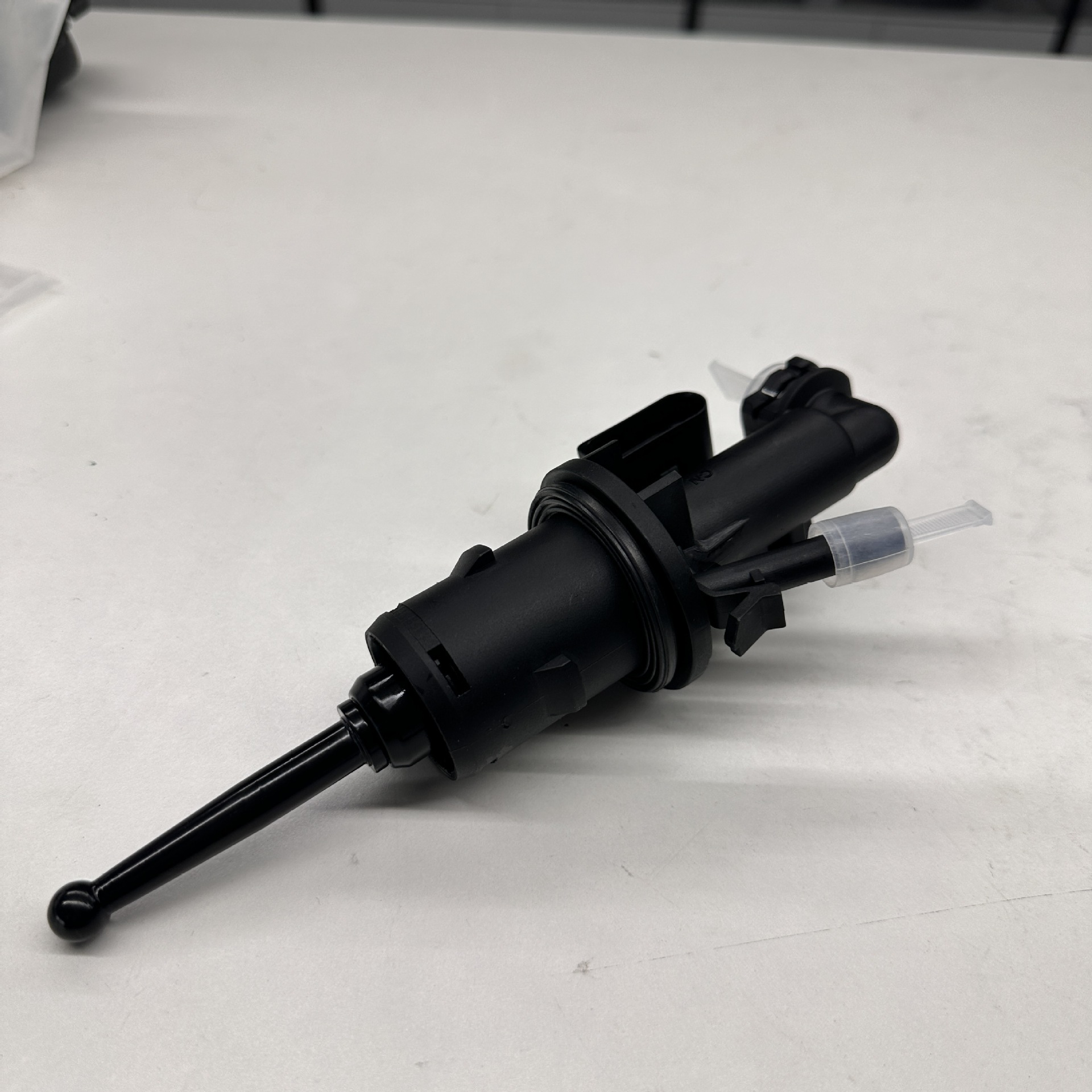 Suitable for Volkswagen Golf Clutch Master Cylinder 1K0721388Ab 1K0721388