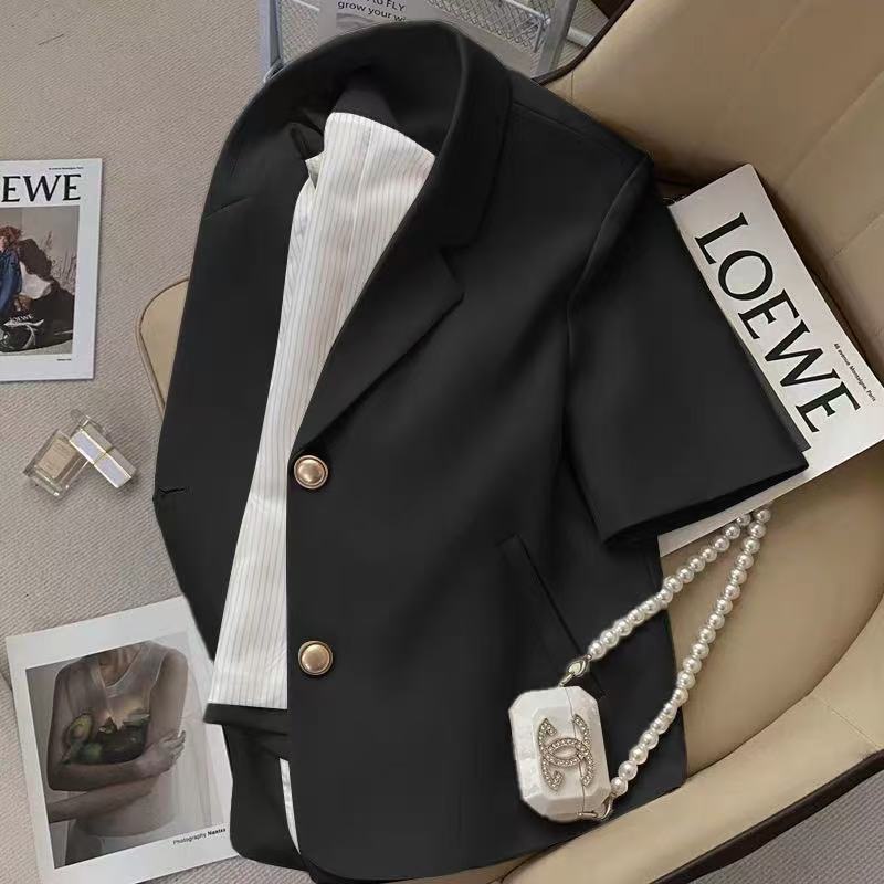New Style Short-Sleeved Blazer for Women, Korean Version, Fashionable and Trendy, with a Light Luxury Feel, 2026 Spring and Summer New Top