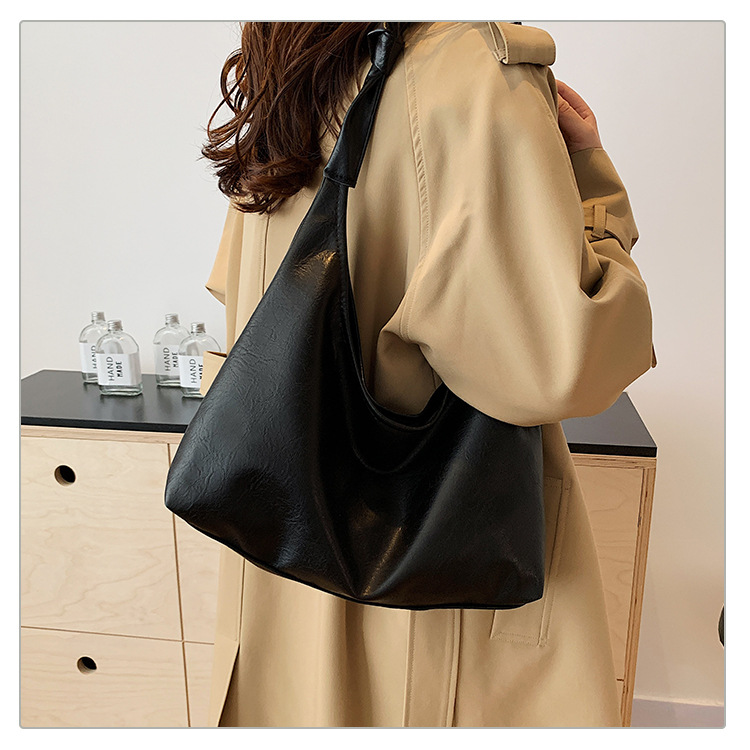 Large-capacity commuter bag for women, 2024 new style, fashionable and retro single-shoulder bag, casual and versatile, underarm tote soft leather bag undefined