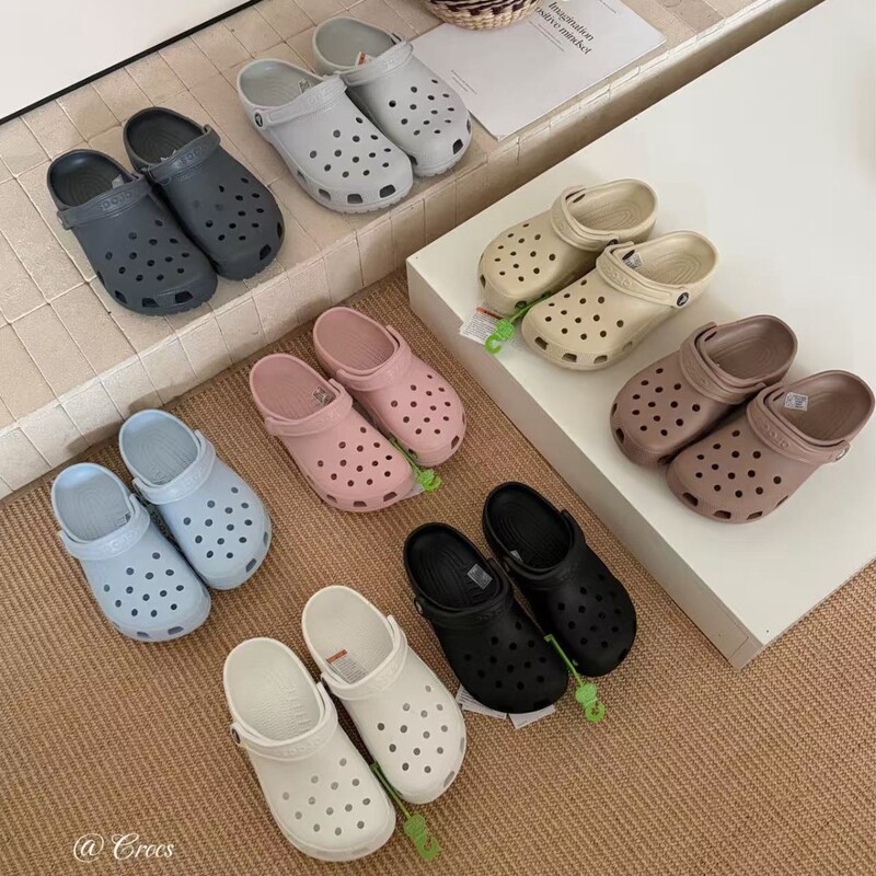 Original Brand Crocs Celebrity Clogs with Logo, Comfortable Sandals for Men and Women, Classic Celebrity Style, Casual Beach Sandals Original Brand Crocs Celebrity Clogs with Logo, Comfortable Sandals for Men and Women, Classic Celebrity Style, Casual Beach Sandals