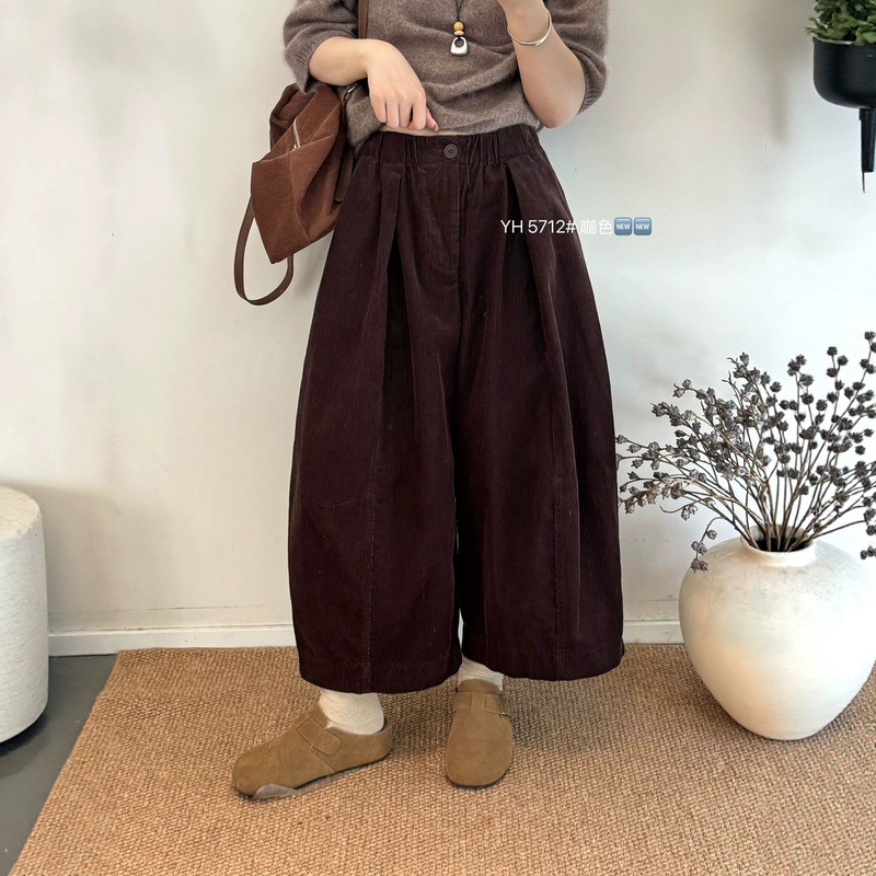 2026 autumn/winter new collection: versatile corduroy cotton cropped balloon pants, designed to be slimming and flattering for petite figures, with a relaxed and loose fit for women 2026 autumn/winter new collection: versatile corduroy cotton cropped balloon pants, designed to be slimming and flattering for petite figures, with a relaxed and loose fit for women