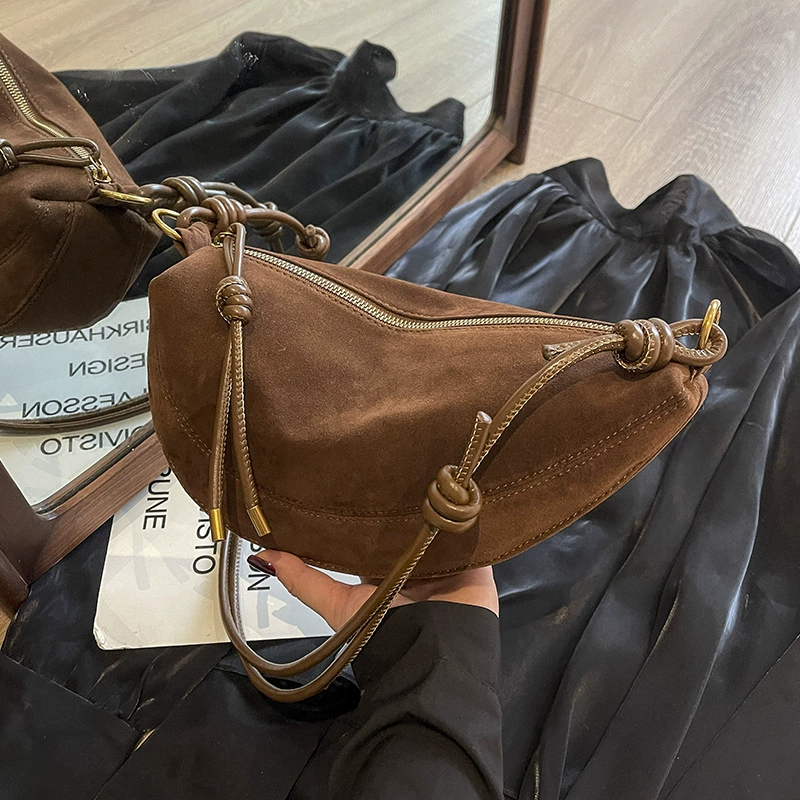 Осень и зима супер огонь ниша замшевая сумка женская 2024 новая дикая сумка через плечо