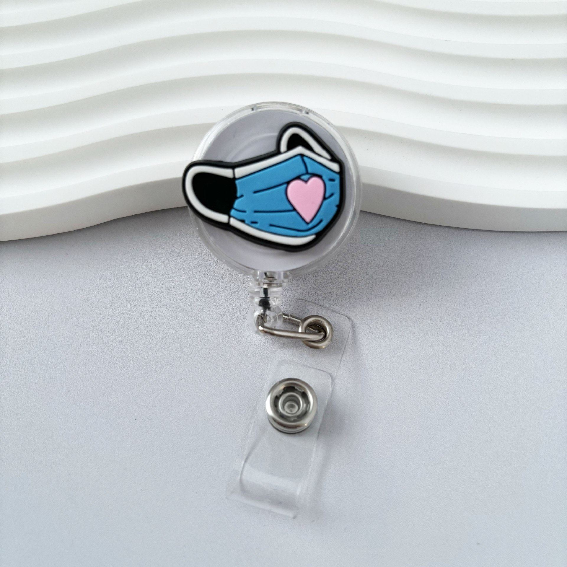 Enfermería placa de pecho botón insignia botón retráctil fácil de tirar de la marca de personal lindo certificado botón de colgante botón dibujos animados botón fácil de tirar