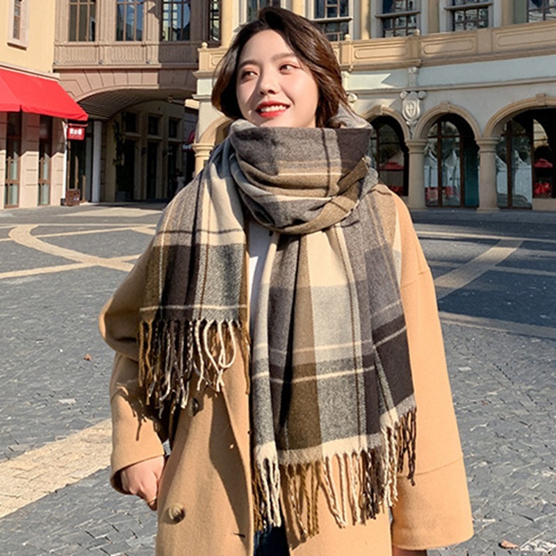格子のマフラーの女性の韓国版の秋冬の英倫の風はカシミヤの厚い保温のフリンジのマフラーのストールの卸売りをまねます。|undefined