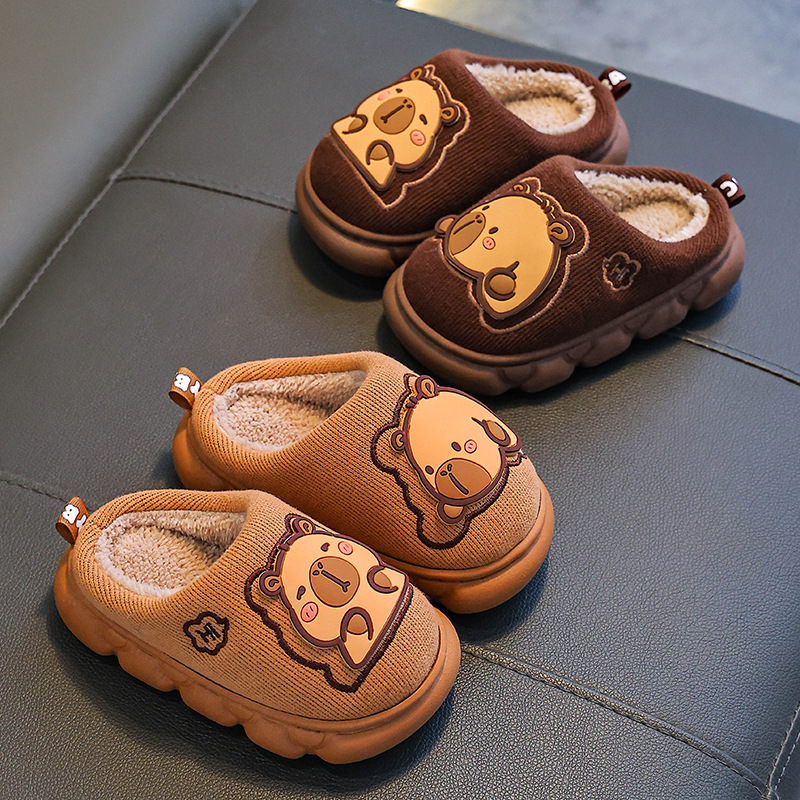 Capibara otoño y invierno zapatillas de algodón para niños, niños, niñas y niñas, calentamiento y terciopelo, bolsas de tacones de algodón para padres y niños, niños de mediano tamaño.