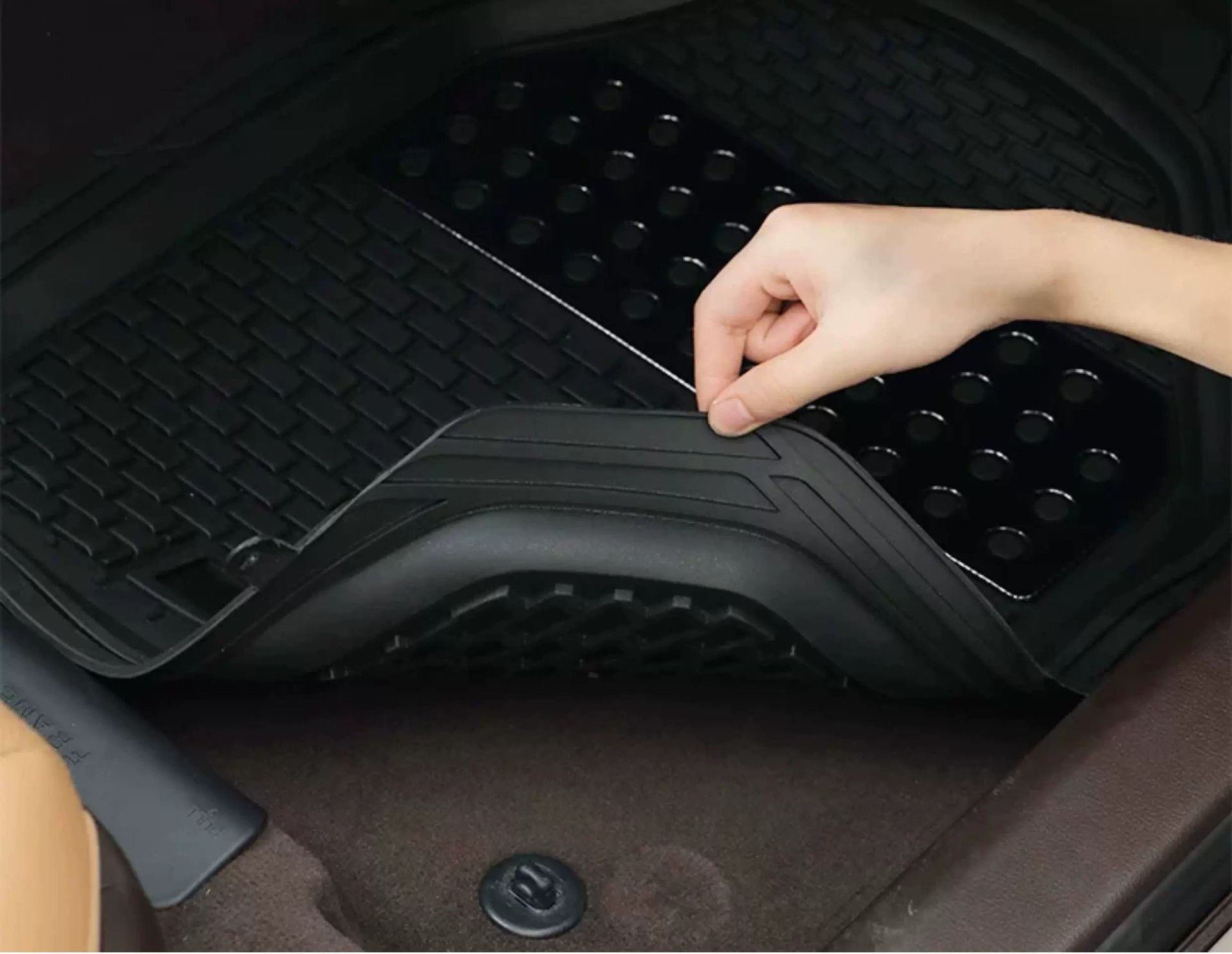 New universal car floor mat for the driver's side, waterproof, non-slip, dirt-resistant, cuttable silicone carpet-style mat