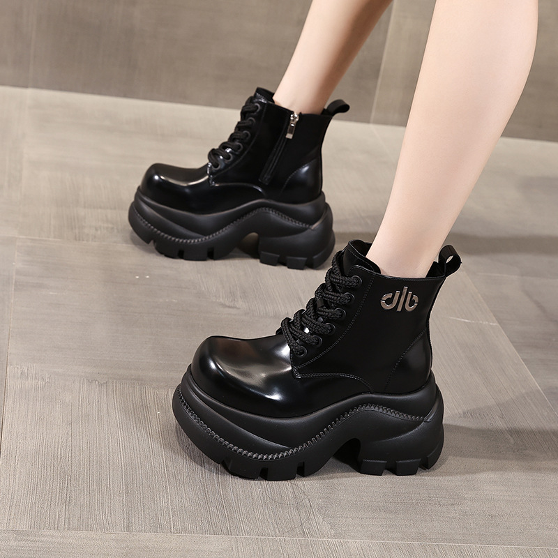 Boot nữ cổ cao đế dày platform 9cm, phong cách martin — màu đen