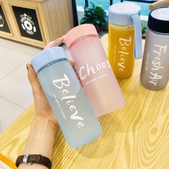 Plastic wholesale sports water bottle, high-end, large capacity, unisex, popular influencer water cup, student travel cup