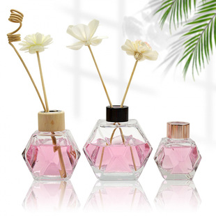 Wholesale high-grade multi-sided diamond aromatherapy bottle without fire indoor essential oil perfume packaging expansion bottle color aromatherapy empty bottle