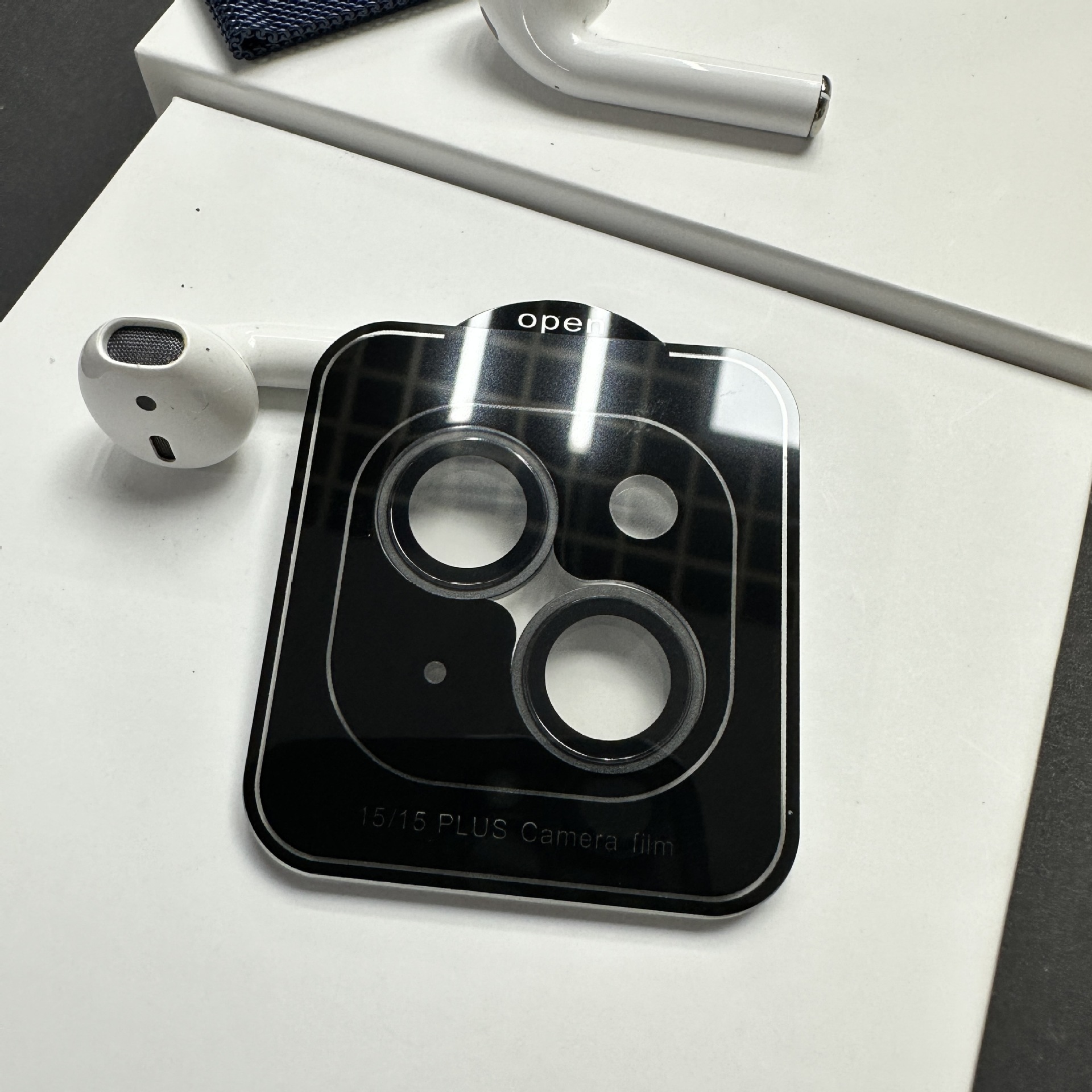 Adecuado para iPhone15promax lente película paso de dos colores lente película protector Apple 15Pro color de la máquina original