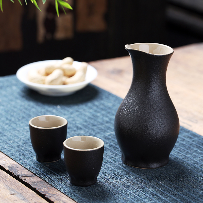 Japanese creative ceramic small antique pocket flask