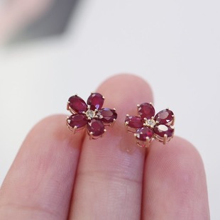 18K Gold Ruby ​​Finished Oval Ruby ​​Earrings Flower-Shaped Design Main 2.05/Ct Secondary 0.02/Ct