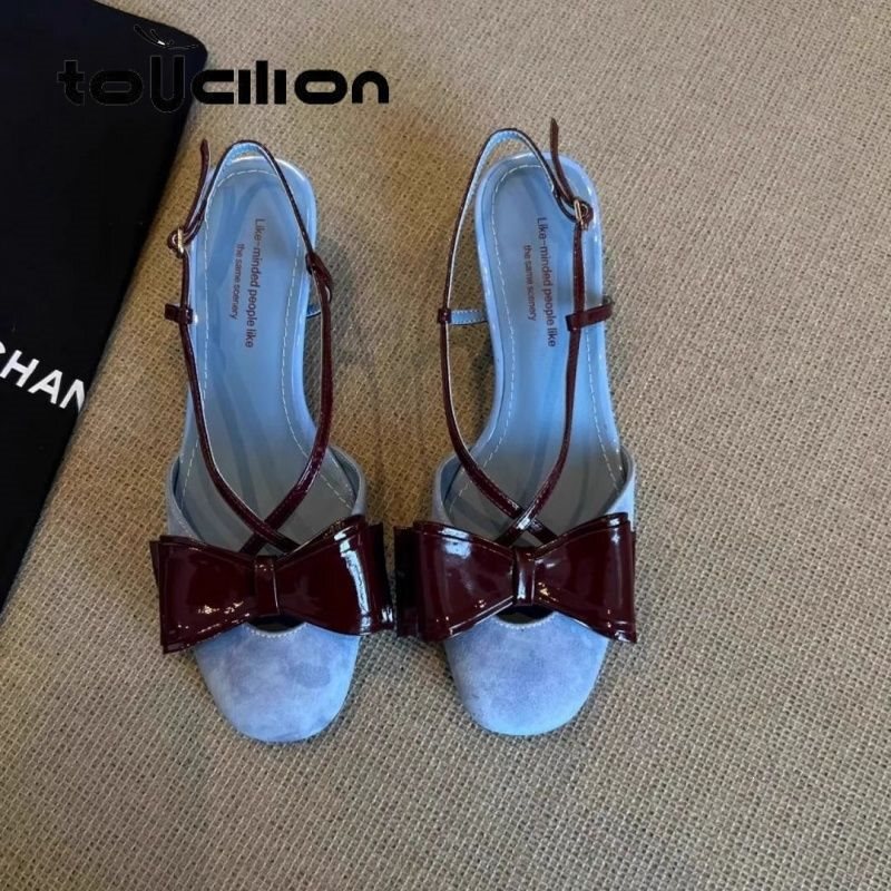 Princess Retro Fairy-Style Hollow-Out Closed-Toe Sandals for Women with Shallow Cut, Color-Blocking, Chunky High Heels, and Bow Princess Retro Fairy-Style Hollow-Out Closed-Toe Sandals for Women with Shallow Cut, Color-Blocking, Chunky High Heels, and Bow