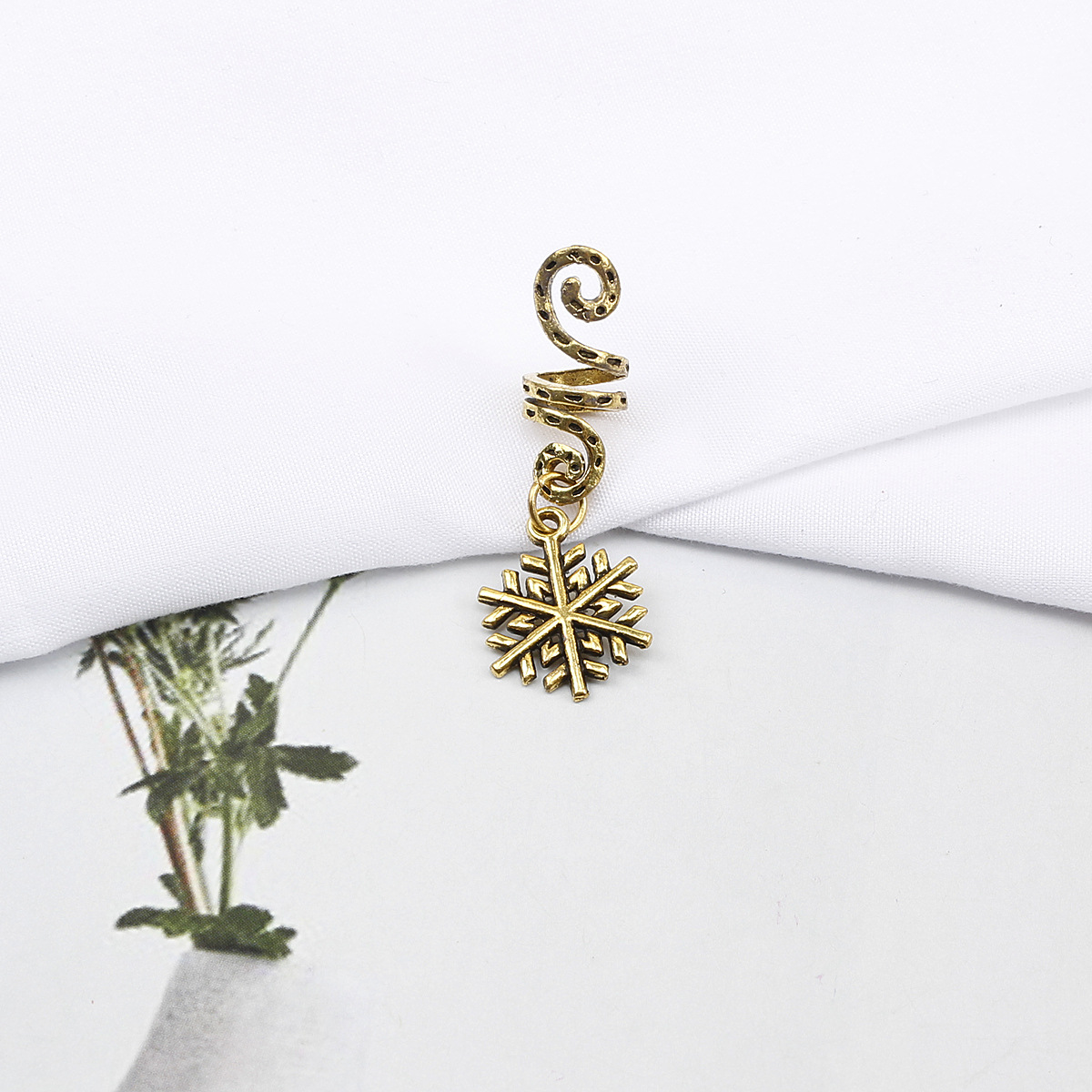 Europa y América sucia trenza hebilla de pelo hip hop aleación espiral accesorios para el cabello colgante de mariposa anillo de pelo de moda chica fresca trenzado accesorios para el cabello anillo de pelo