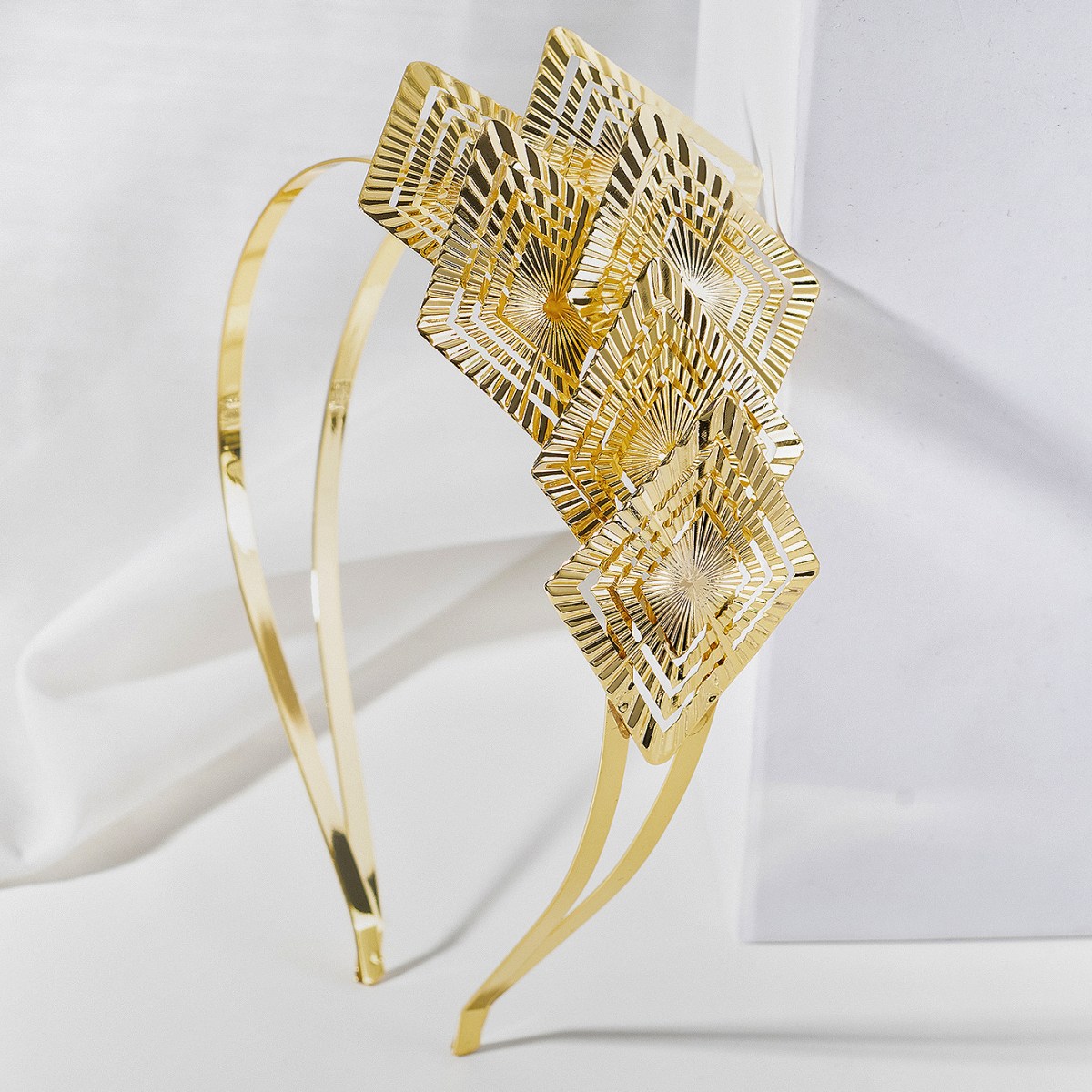 Europeo y americano personalizado hoja diadema hueco barroco doble capa hoja diadema flor metal accesorios para el cabello cabeza hebilla al por mayor