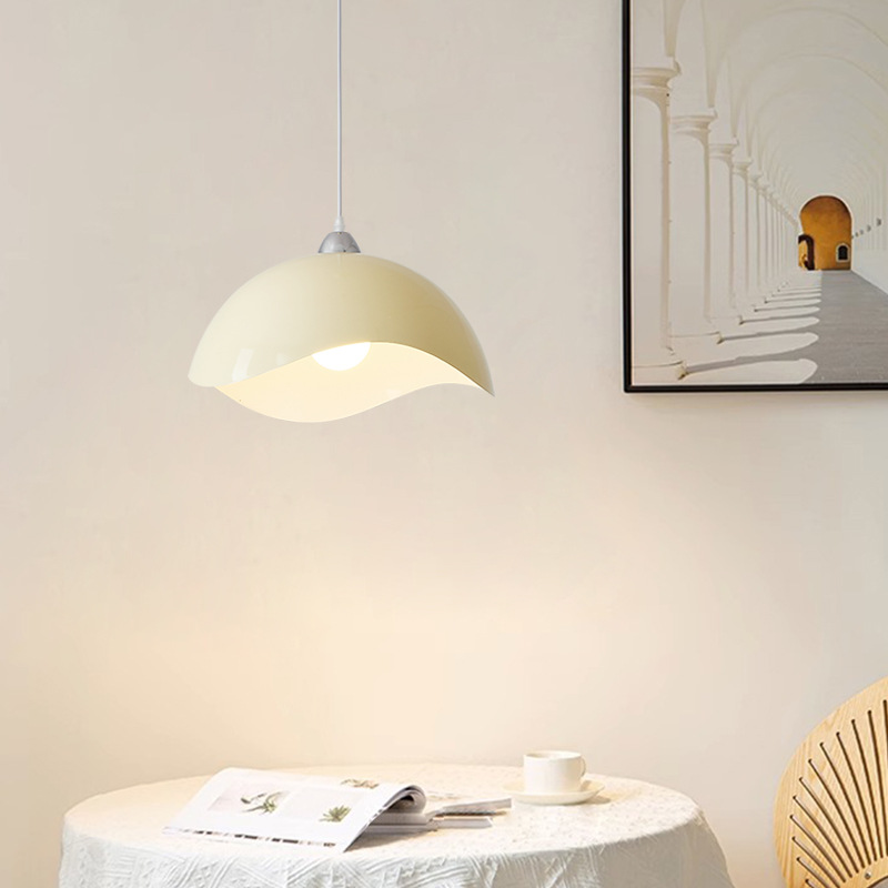 Nueva lámpara de comedor candelier de tres extremos moderna simple mesa de comedor red lujoso creativo bar lámparas minimalistas