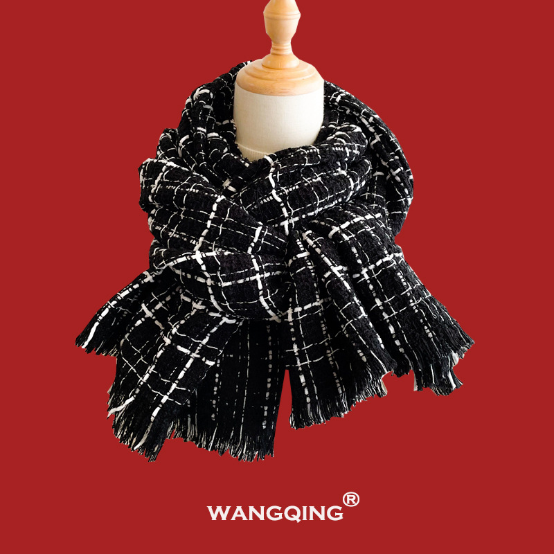 女士新款款围巾韩版百搭潮流复古白色小香风格子保暖加厚可爱围脖