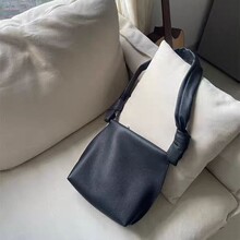 the row��Ůͨ�ú�ɫţƤ���sͨ�ڰٴ�μ�б����]���