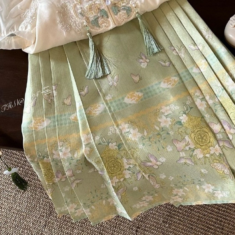 푸른 물 녹색 말 얼굴 스커트