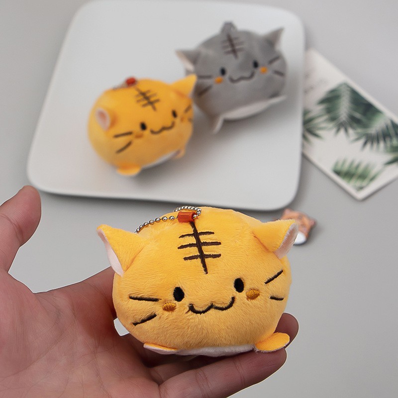 Cadena de dibujos animados broches de pelusa lindas muñecas pines creativos accesorios de pareja al por mayor joyas colgantes nicho