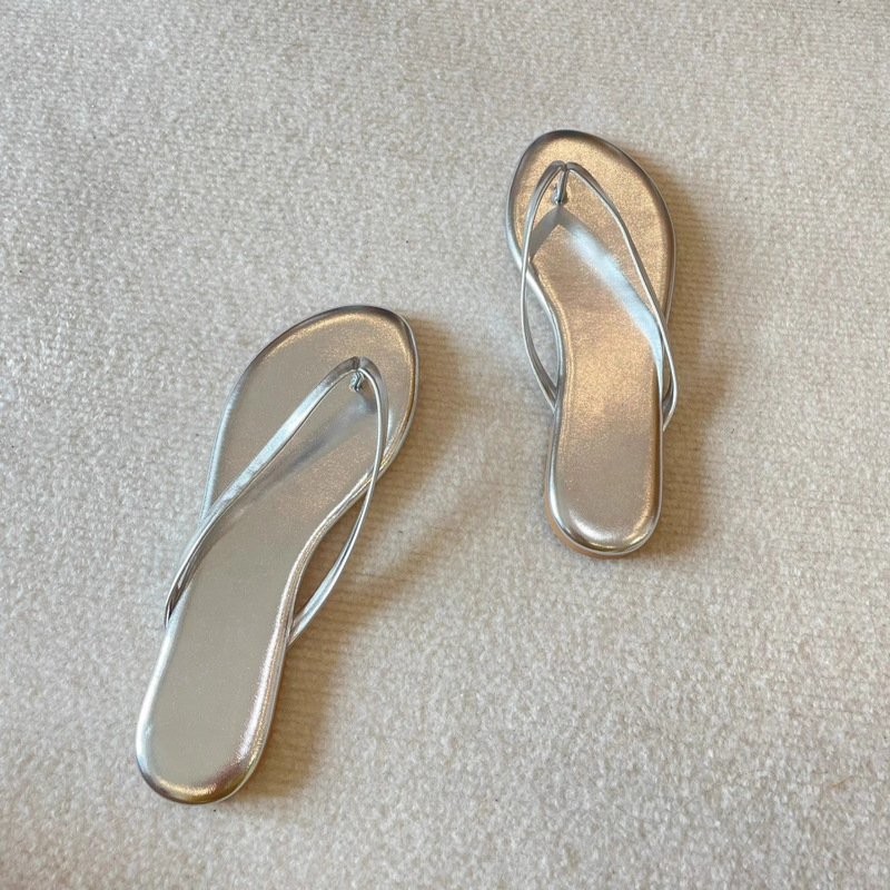 Soft leather version ~ simple toe flip-flop women's 2025 summer wear expensive high-end flat slippers sandals