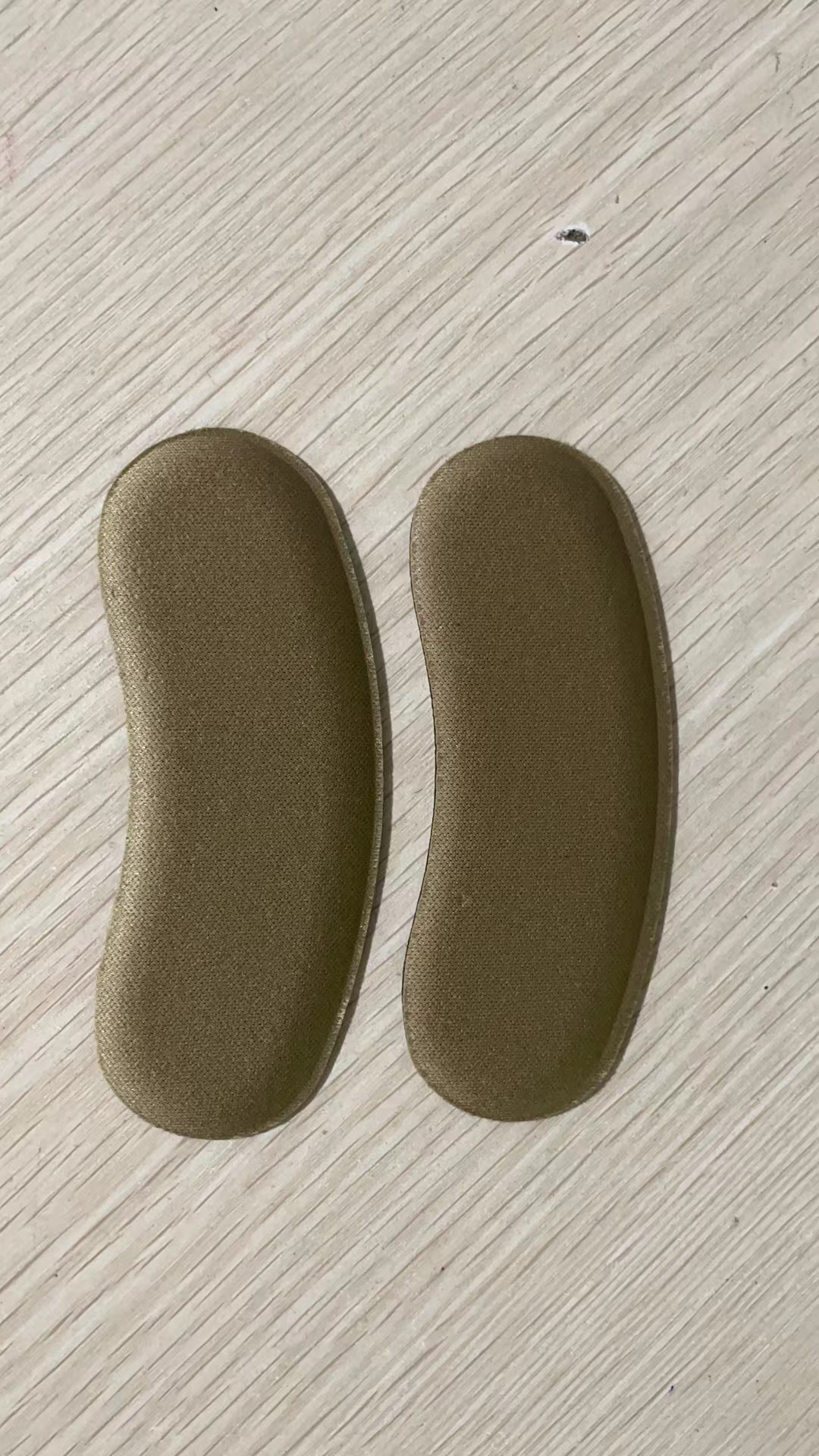 Promoción pegatinas tacón tacones altos mejorar el tamaño del zapato piel de cerdo zapatos de piel de vaca pegatinas anti-caída talón fino al por mayor
