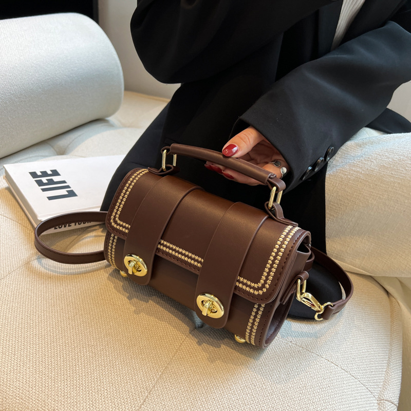 Western-style Thai Cambridge bag, versatile women's bag 2024 new sweet summer shoulder strap, advanced texture crossbody bag_voghion.com