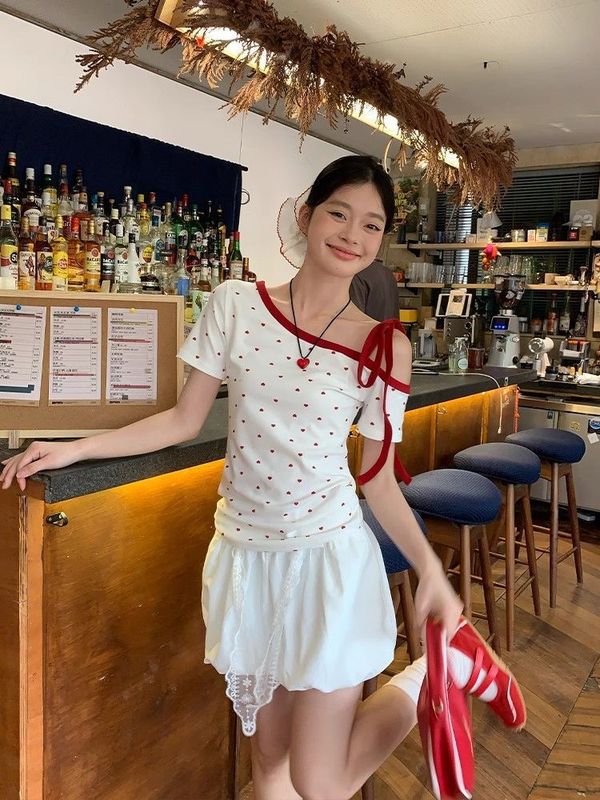 爱心印花白色斜肩短袖t恤女夏季新款绑带设计修身甜辣露肩上衣ins|undefined