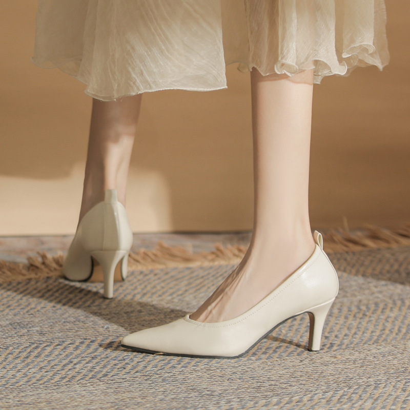 Giày cao gót mũi nhọn miệng nông Jingang ZX60001 – giày stiletto đa năng xuân thu 2025 — màu đen