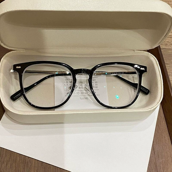 Black frame (metal nose pads)